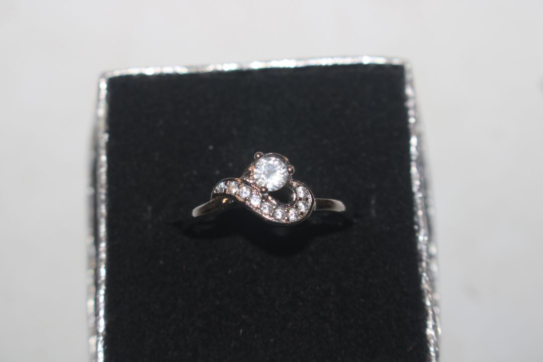 A 925 silver and white stone set ring - Image 2 of 3