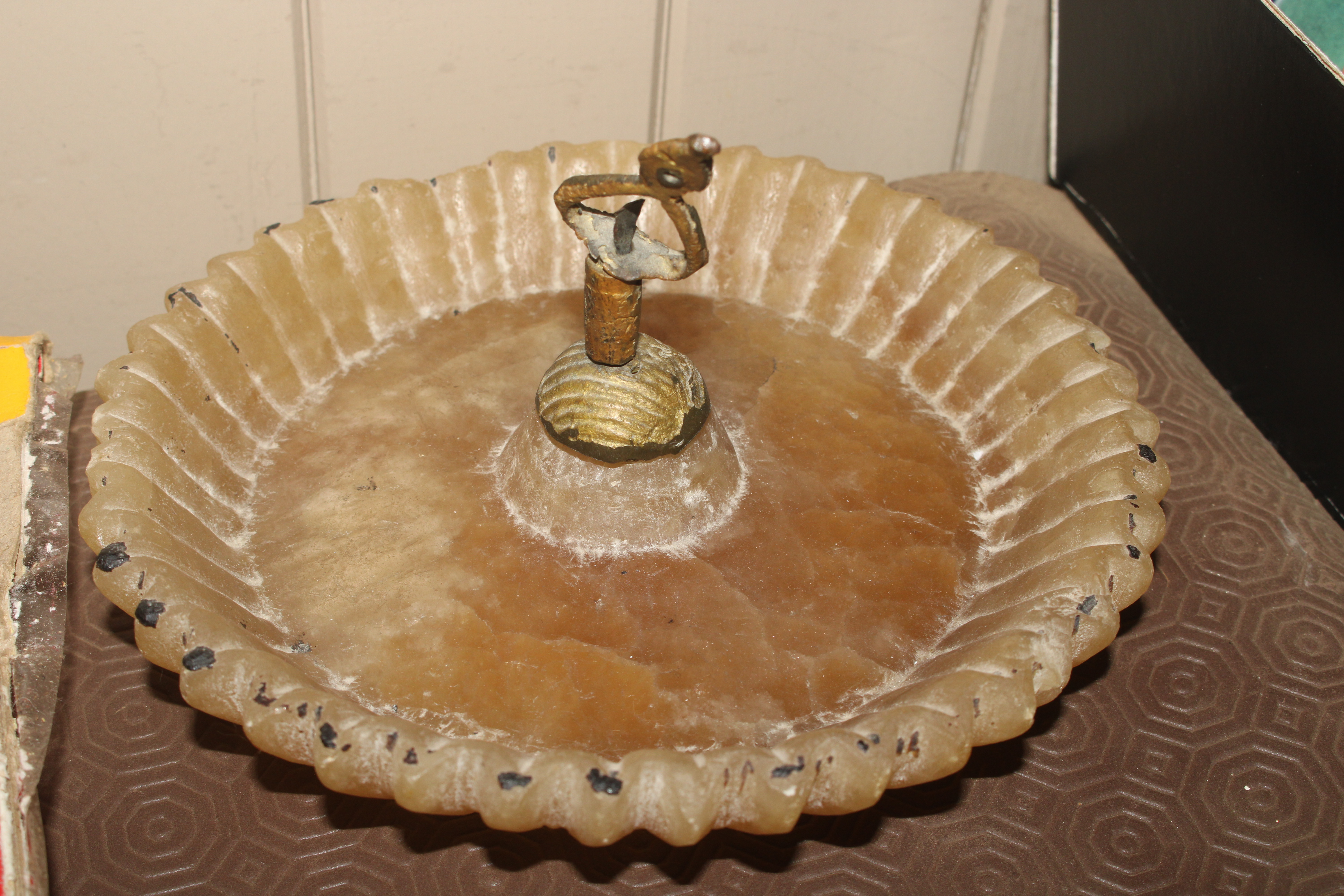 Four Yemen stone and alabaster hanging oil lamps - Image 5 of 5