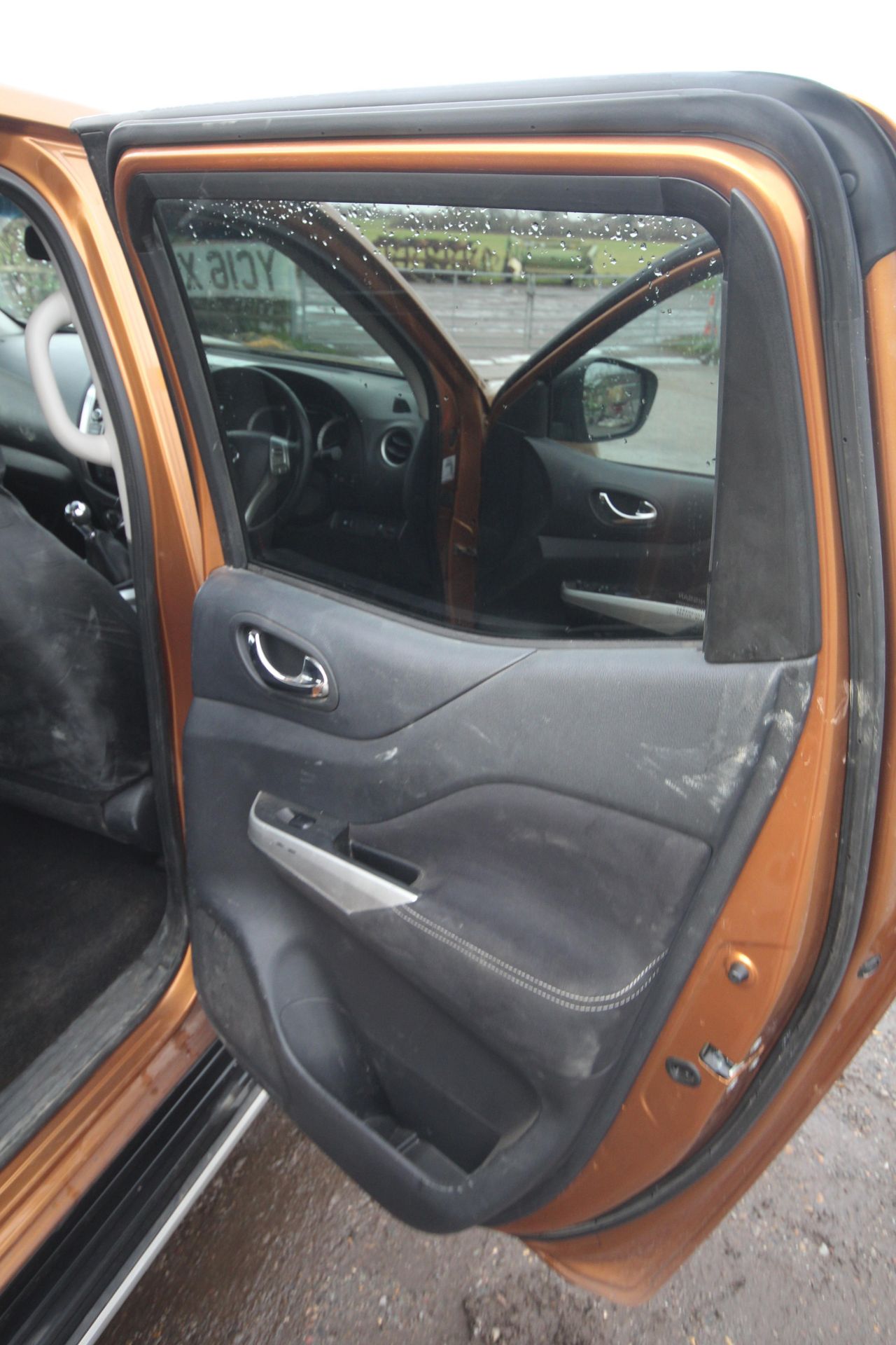 Nissan Navara NP300 manual double-cab pick-up. Registration YC16 XSY. Date of first registration - Image 72 of 80
