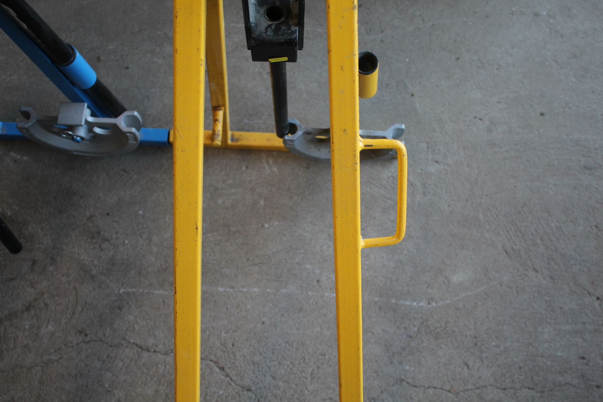 Conduit pipe bender and vice. V CAMPSEA ASHE - Image 3 of 8