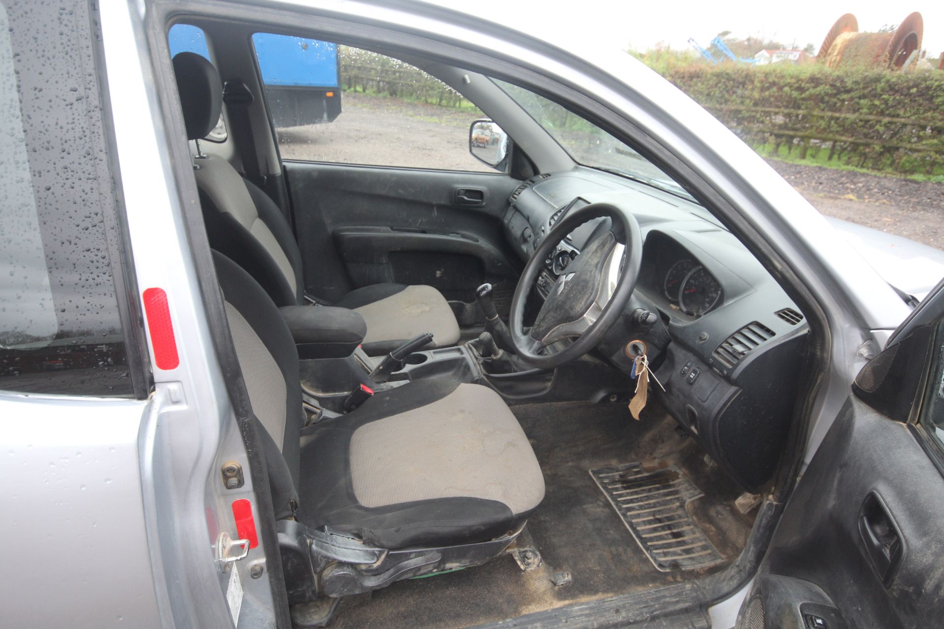 Mitsubishi L200 manual king-cab pick-up. Registration WN16 FMU. Date of first registration 14/03/ - Image 72 of 86