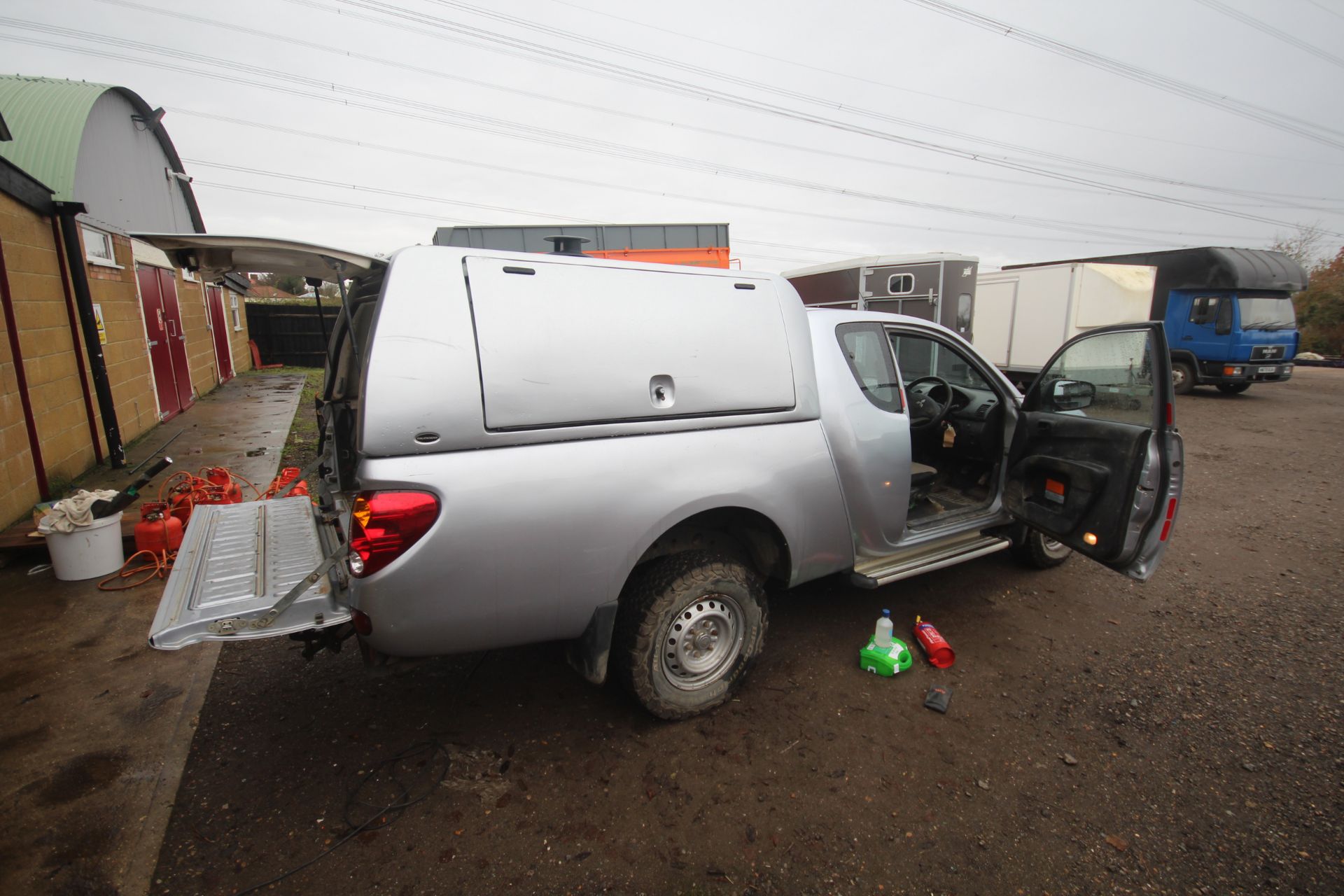 Mitsubishi L200 manual king-cab pick-up. Registration WN16 FMU. Date of first registration 14/03/ - Image 5 of 86