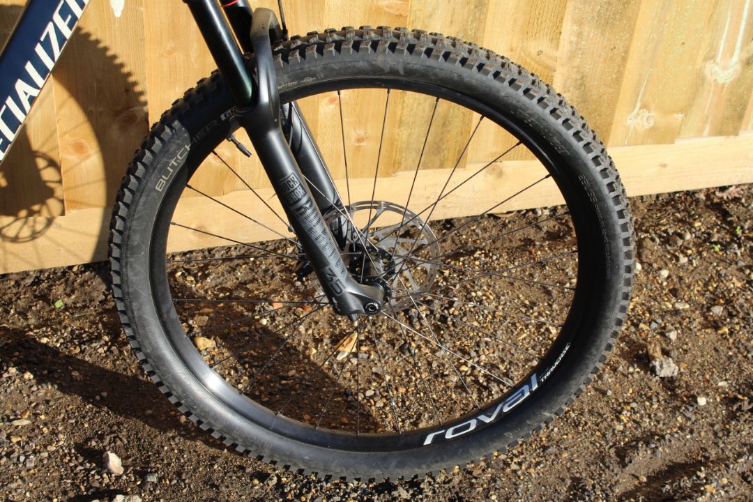 2019 Specialized Levo e-bike. Size medium with 29in Roval Traverse wheels, Sram Level T disc brakes, - Image 2 of 32