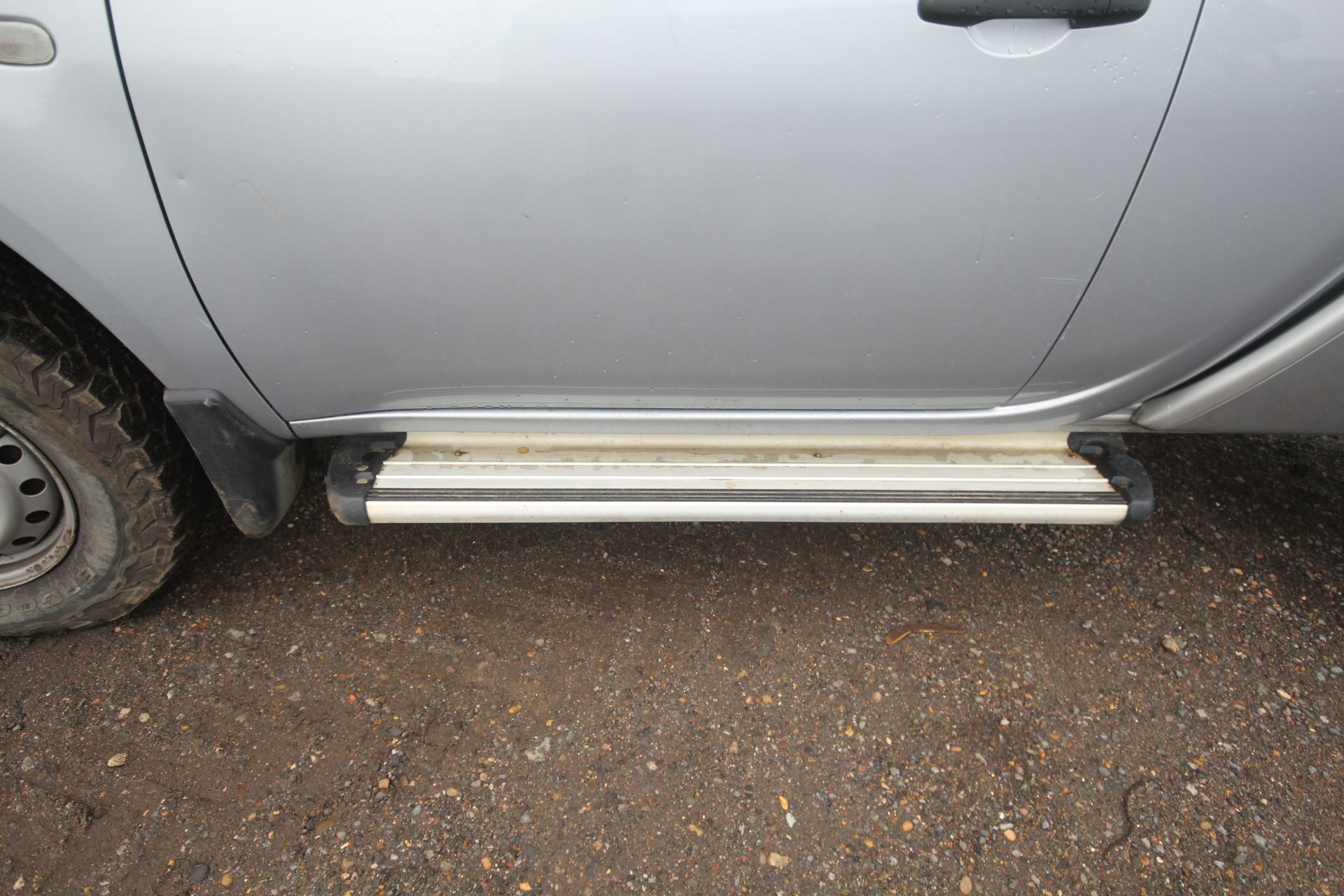 Mitsubishi L200 manual king-cab pick-up. Registration WN16 FMU. Date of first registration 14/03/ - Image 25 of 86