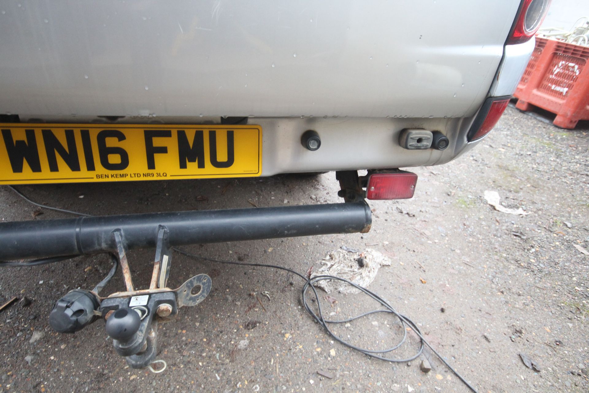 Mitsubishi L200 manual king-cab pick-up. Registration WN16 FMU. Date of first registration 14/03/ - Image 16 of 86