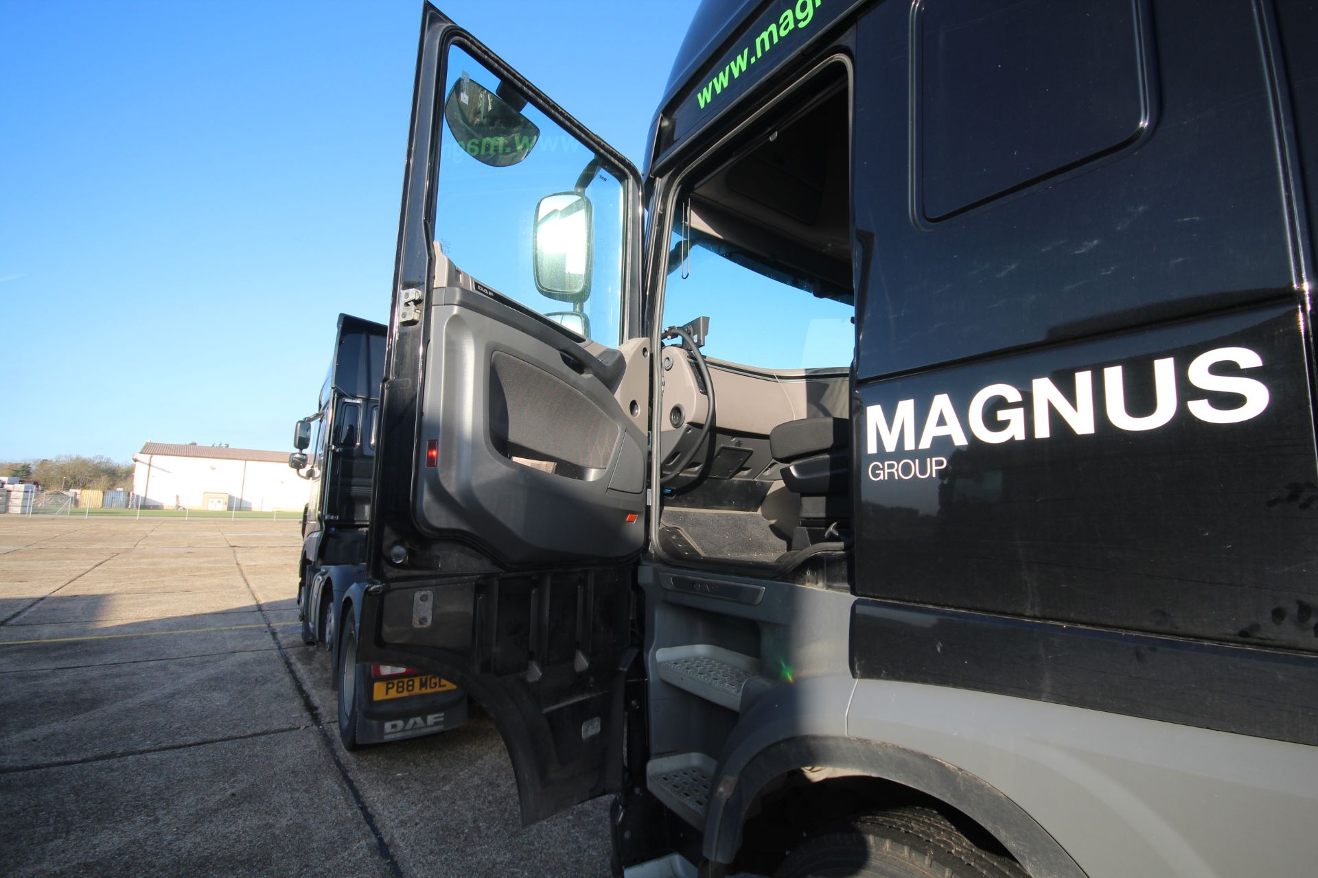 DAF XF 480 FTG 6X2 Euro 6D auto mid-lift and steer 44T unit. Registration P77 MGL. Date of first - Image 111 of 120