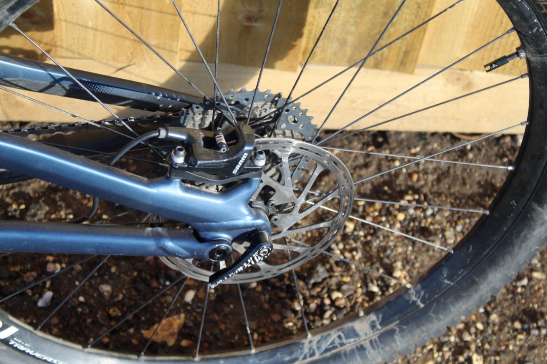 2019 Specialized Levo e-bike. Size medium with 29in Roval Traverse wheels, Sram Level T disc brakes, - Image 26 of 32