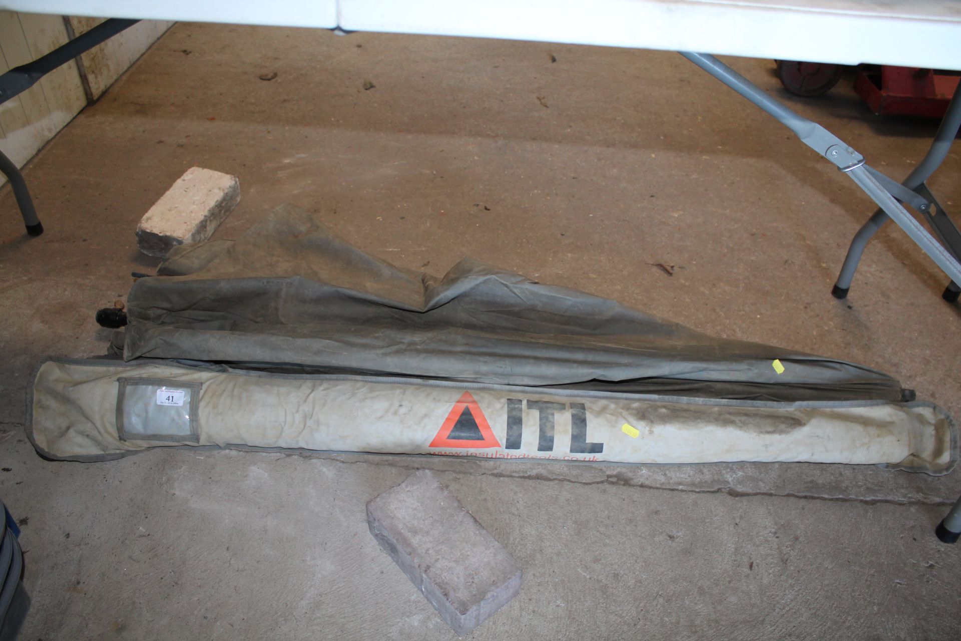 2x site parasols/umbrellas. V CAMPSEA ASHE