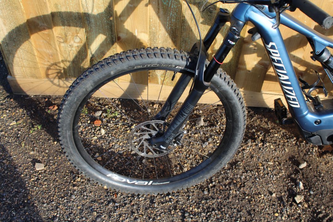 2019 Specialized Levo e-bike. Size medium with 29in Roval Traverse wheels, Sram Level T disc brakes, - Image 16 of 32