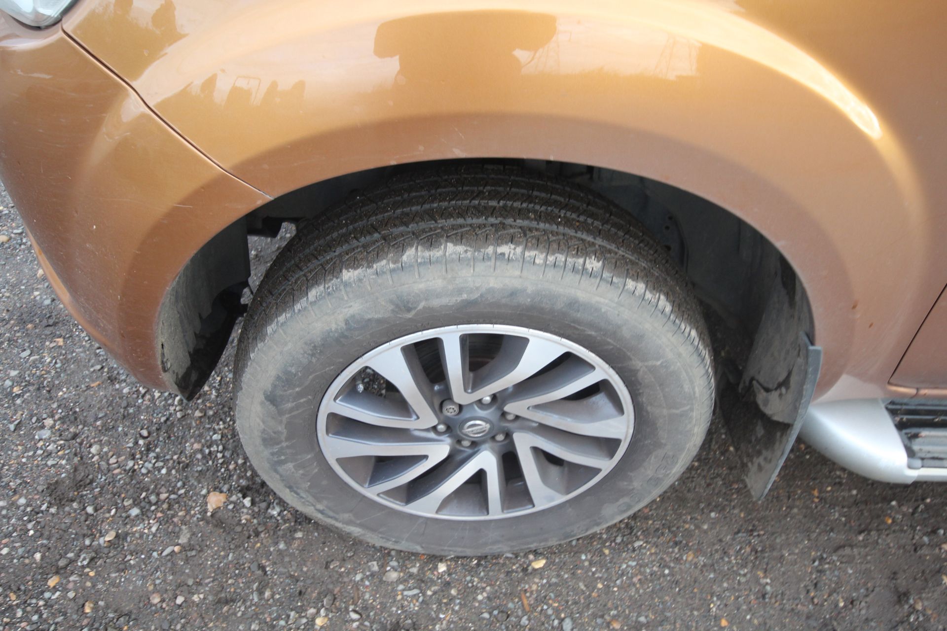 Nissan Navara NP300 manual double-cab pick-up. Registration YC16 XSY. Date of first registration - Image 8 of 80