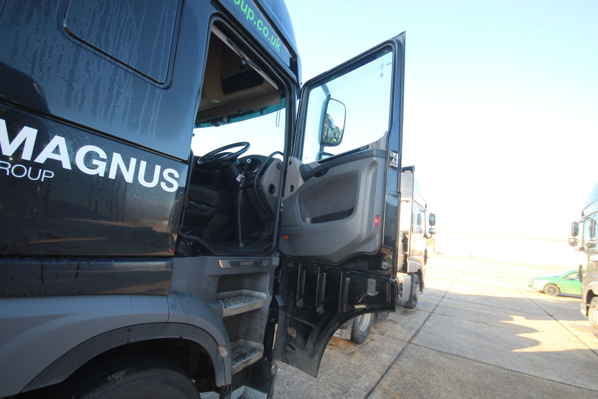DAF XF 480 FTG 6X2 Euro 6D auto mid-lift and steer 44T unit. Registration P77 MGL. Date of first - Image 70 of 120