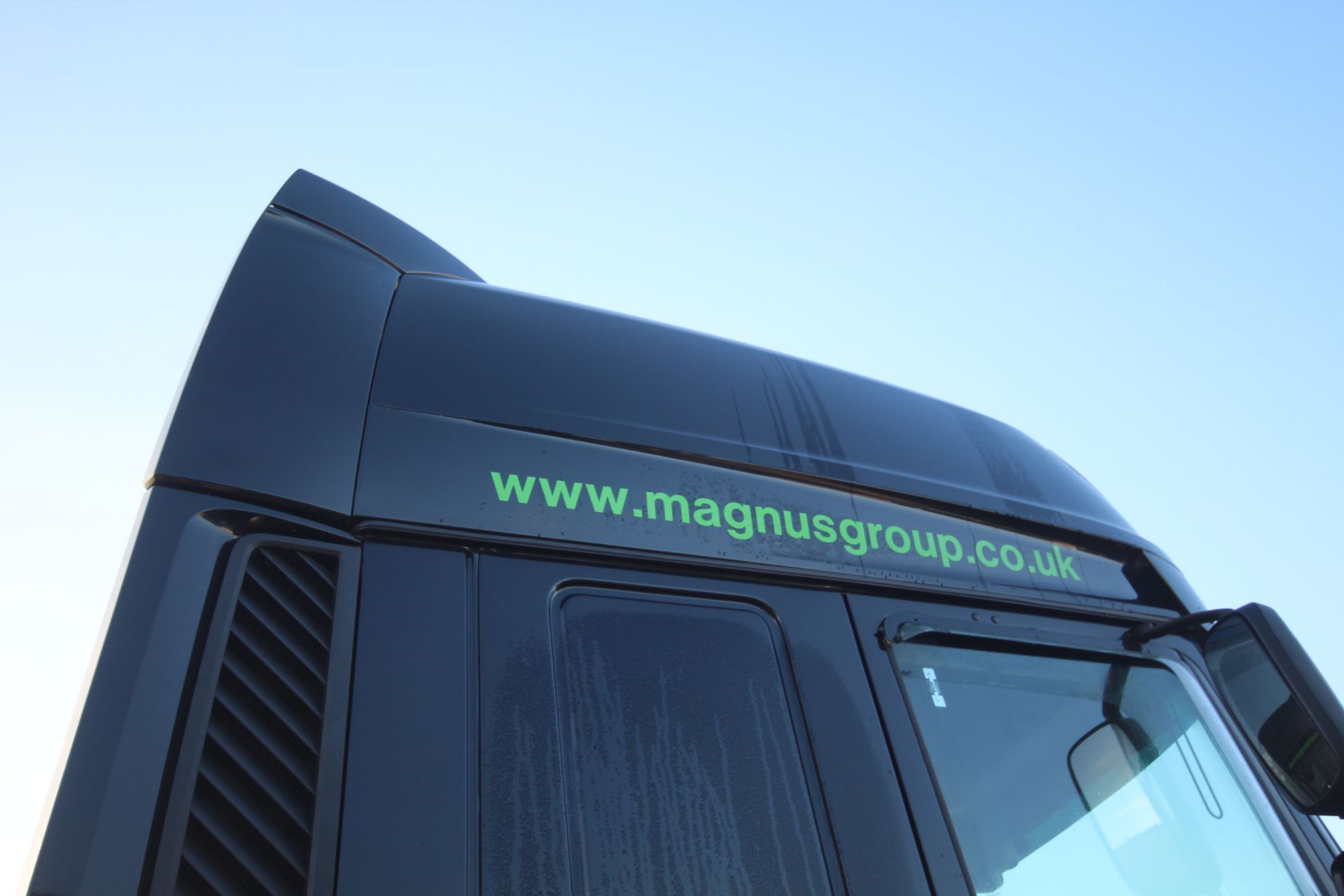 DAF XF 480 FTG 6X2 Euro 6D auto mid-lift and steer 44T unit. Registration P77 MGL. Date of first - Image 38 of 120