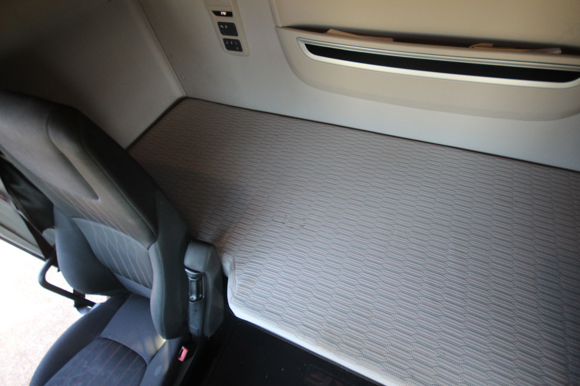 DAF XF 480 FTG 6X2 Euro 6D auto mid-lift and steer 44T unit. Registration P77 MGL. Date of first - Image 95 of 120