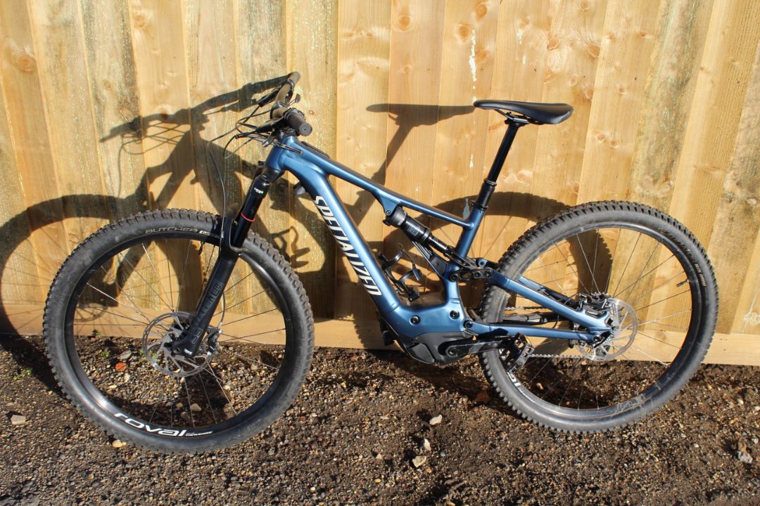 2019 Specialized Levo e-bike. Size medium with 29in Roval Traverse wheels, Sram Level T disc brakes, - Image 15 of 32