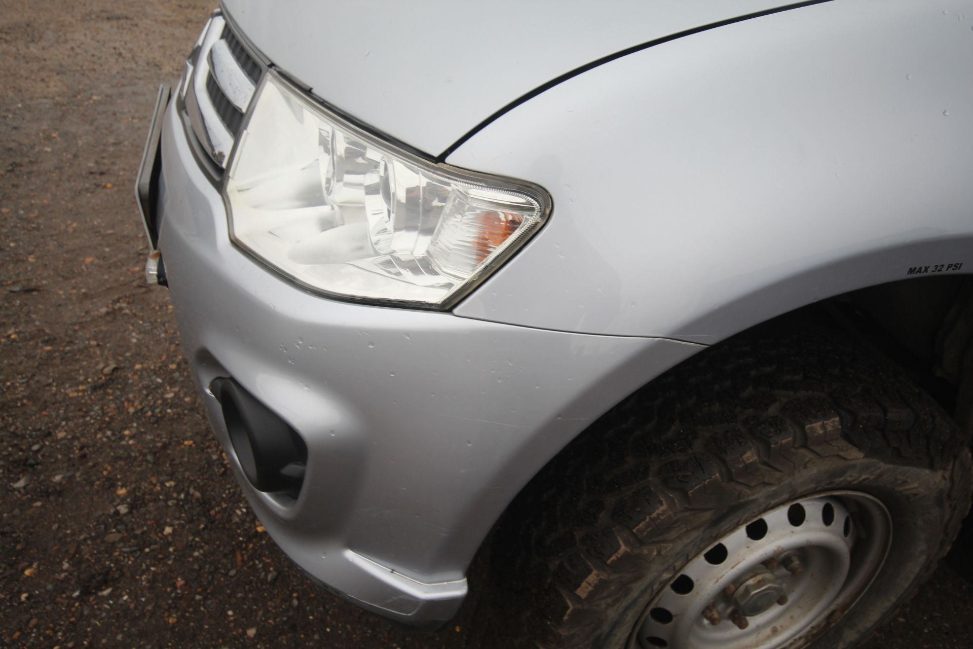 Mitsubishi L200 manual king-cab pick-up. Registration WN16 FMU. Date of first registration 14/03/ - Image 19 of 86