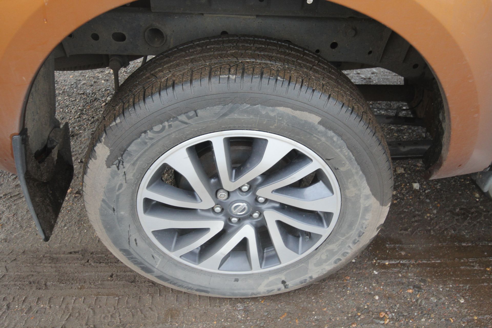 Nissan Navara NP300 manual double-cab pick-up. Registration YC16 XSY. Date of first registration - Image 37 of 80