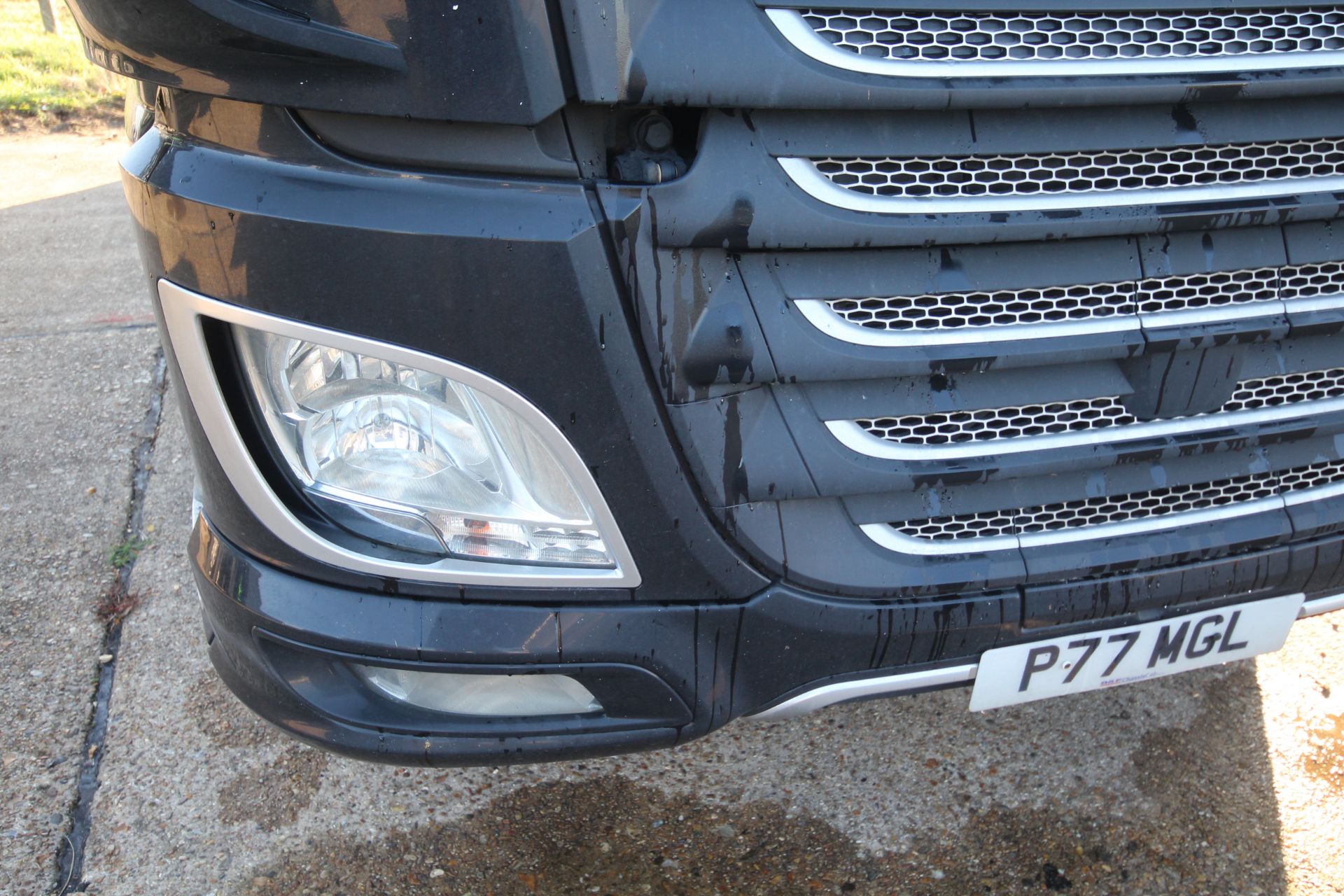 DAF XF 480 FTG 6X2 Euro 6D auto mid-lift and steer 44T unit. Registration P77 MGL. Date of first - Image 5 of 120