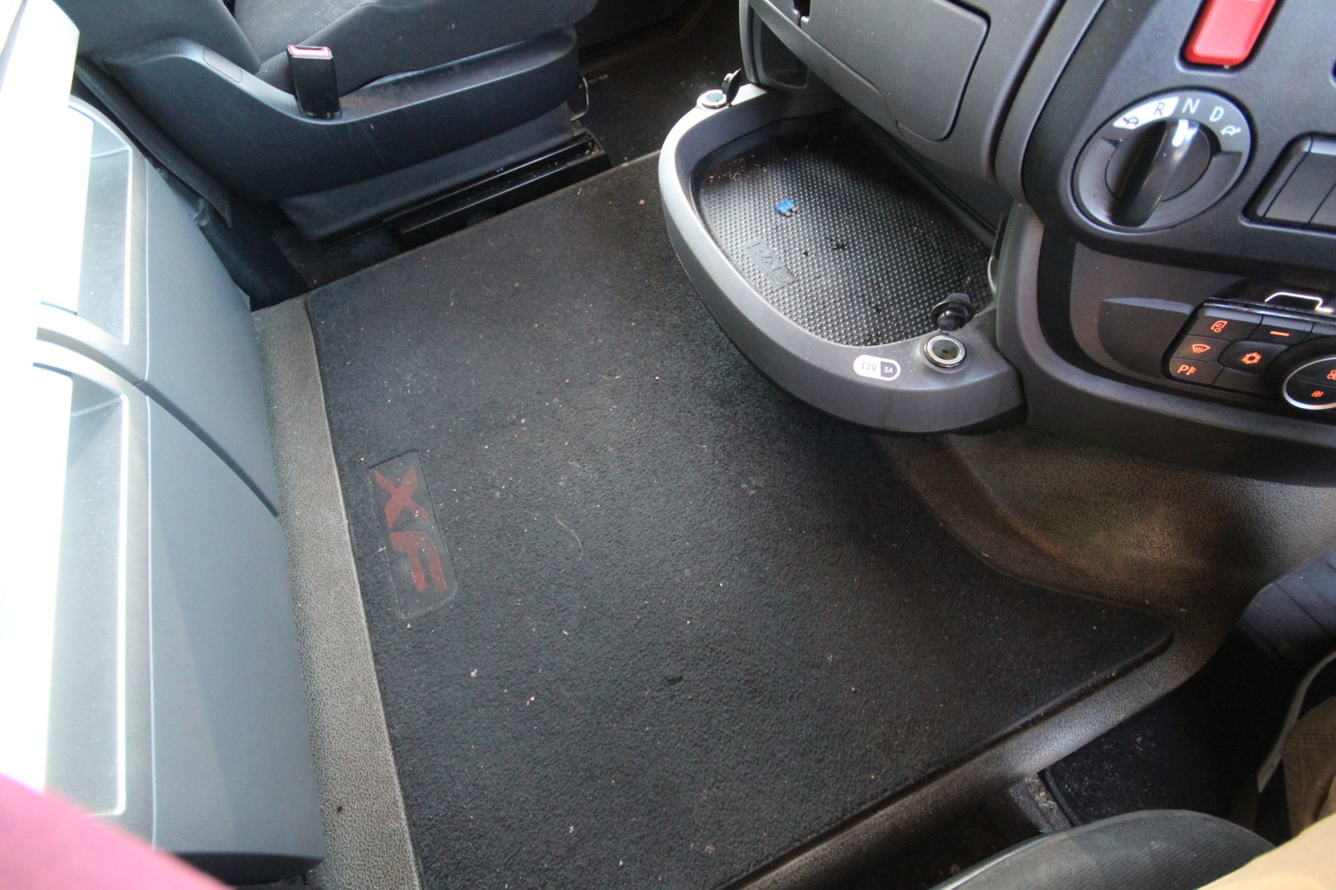 DAF XF 480 FTG 6X2 Euro 6D auto mid-lift and steer 44T unit. Registration P77 MGL. Date of first - Image 84 of 120