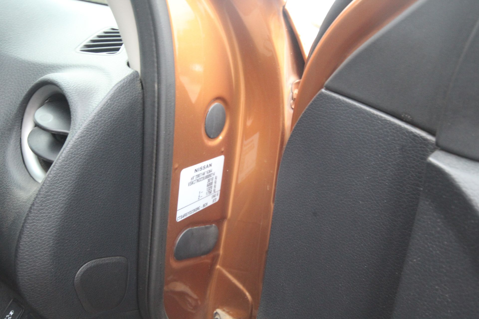 Nissan Navara NP300 manual double-cab pick-up. Registration YC16 XSY. Date of first registration - Image 78 of 80