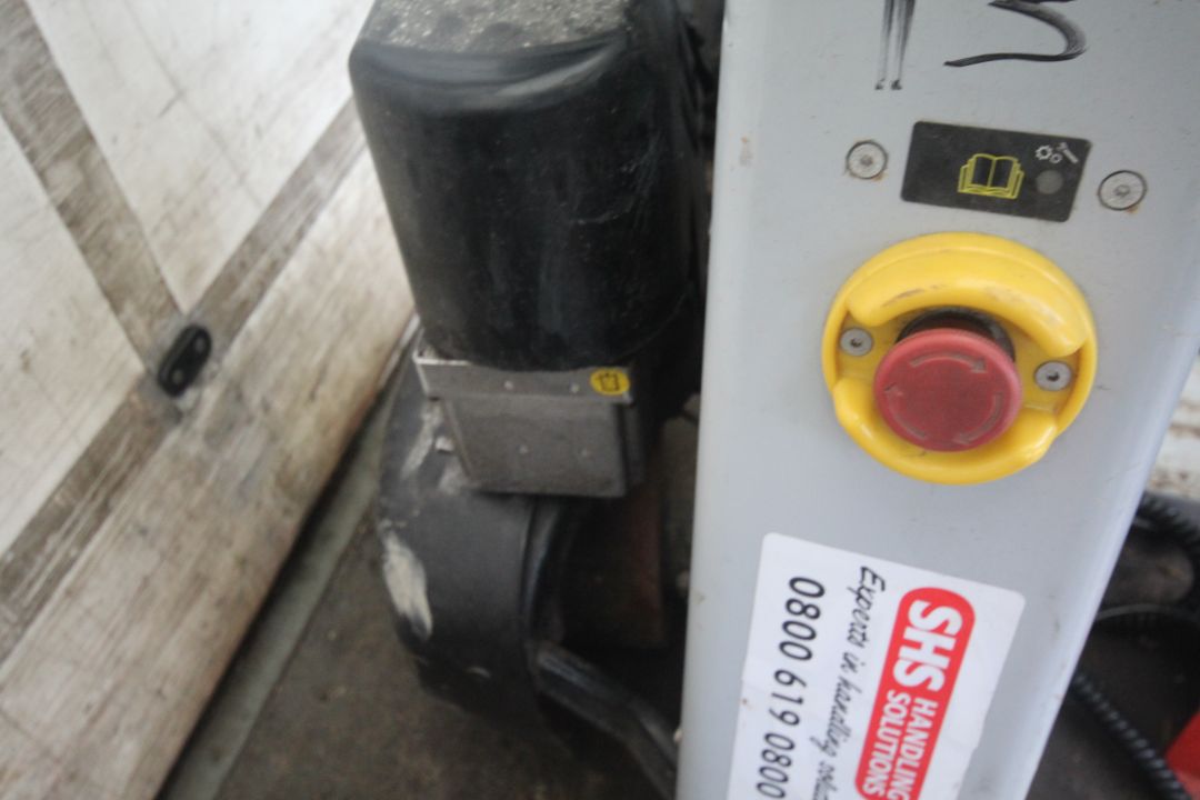 EP Equipment 1.5T electric pallet truck. 2022. With battery and charger. V RENDLESHAM - Image 7 of 15