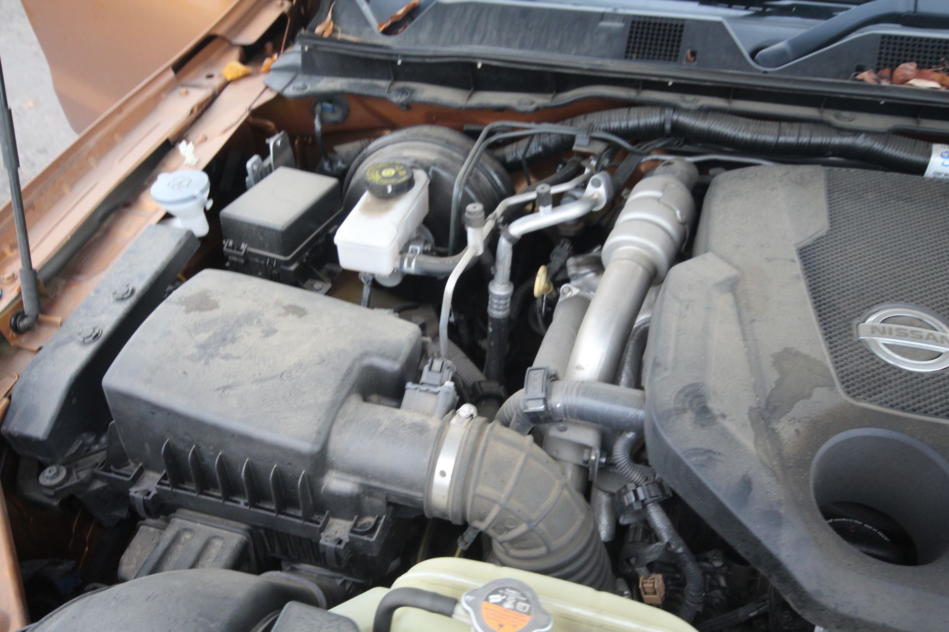 Nissan Navara NP300 manual double-cab pick-up. Registration YC16 XSY. Date of first registration - Image 75 of 80