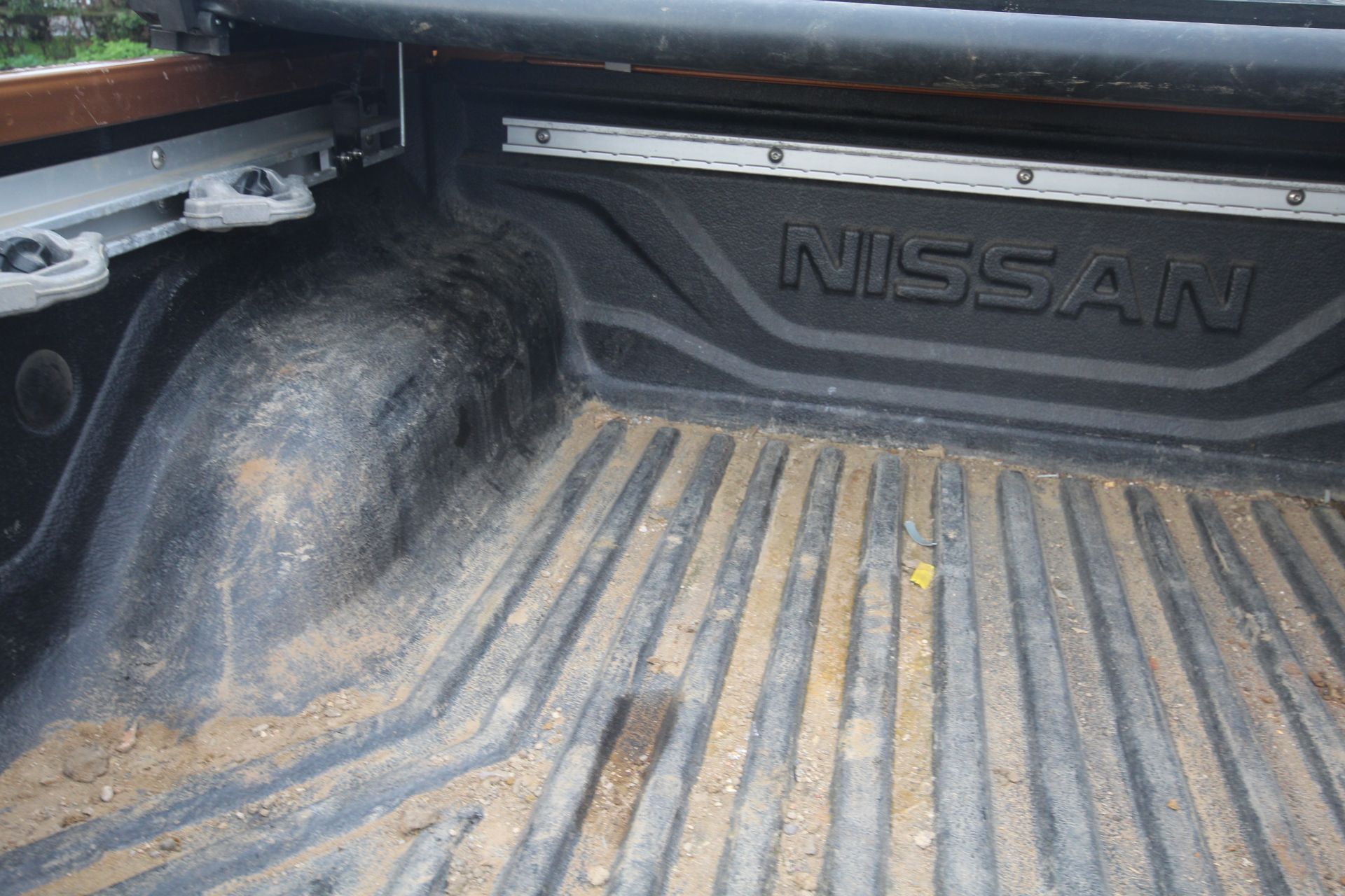 Nissan Navara NP300 manual double-cab pick-up. Registration YC16 XSY. Date of first registration - Image 32 of 80