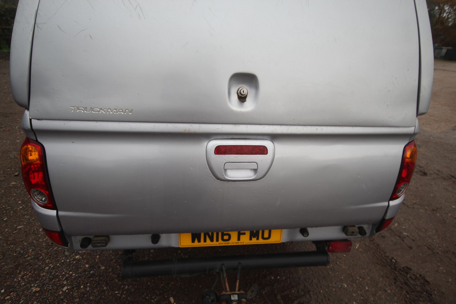 Mitsubishi L200 manual king-cab pick-up. Registration WN16 FMU. Date of first registration 14/03/ - Image 42 of 86