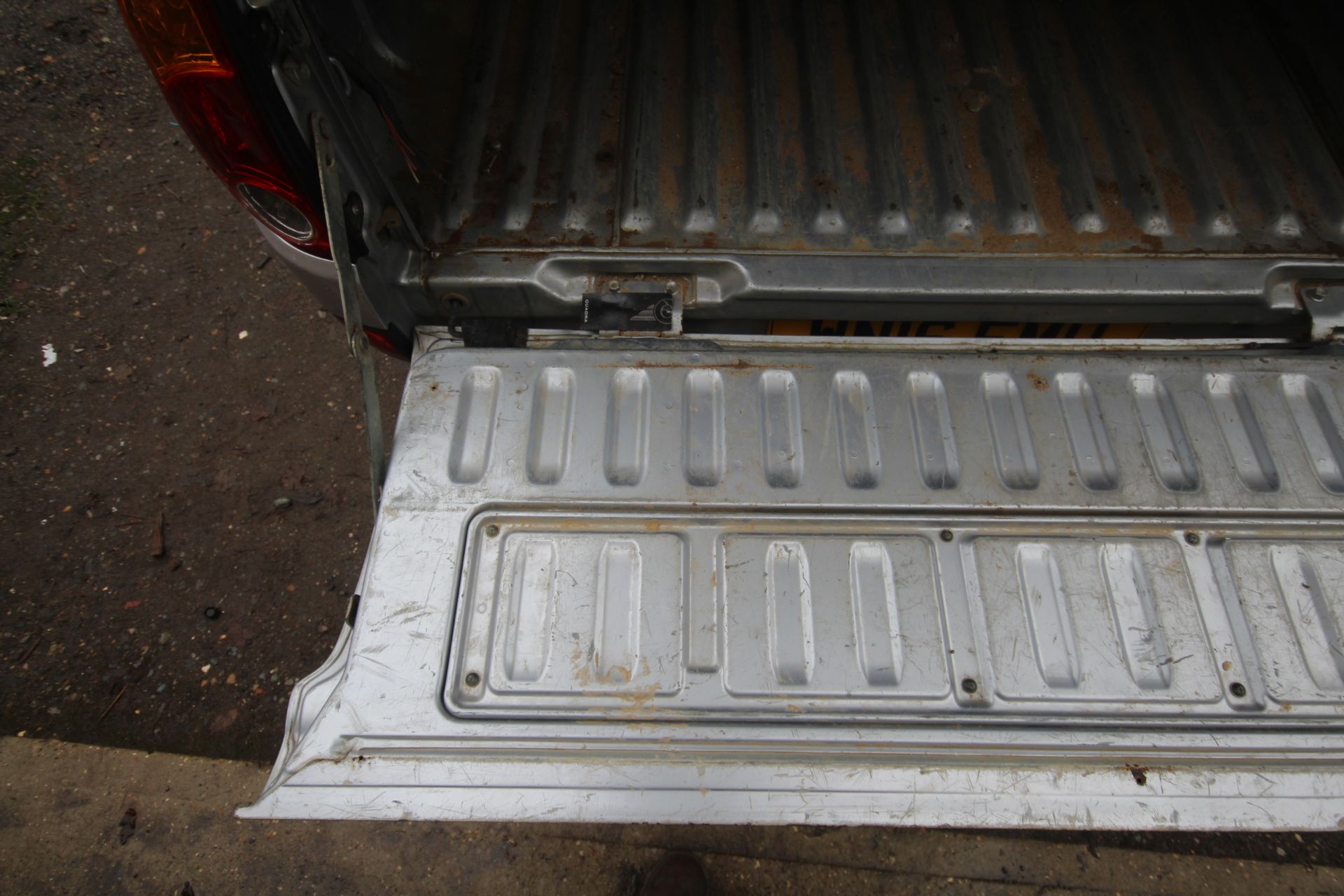 Mitsubishi L200 manual king-cab pick-up. Registration WN16 FMU. Date of first registration 14/03/ - Image 7 of 86