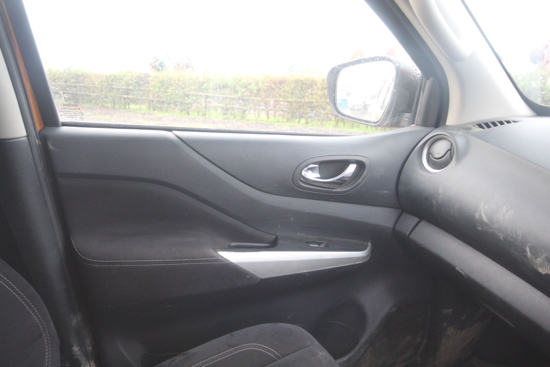 Nissan Navara NP300 manual double-cab pick-up. Registration YC16 XSY. Date of first registration - Image 69 of 80