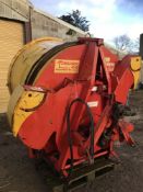 Teagle Tomohawk 4040 bale shredder