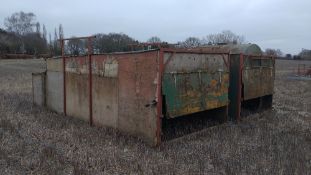 Pig weaner long huts x 2