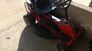 Snapper ride on mower, no VAT on this lot.