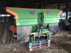 Amazone ZA-M 1500 mounted twin disc fertiliser spreader with hopper extensions