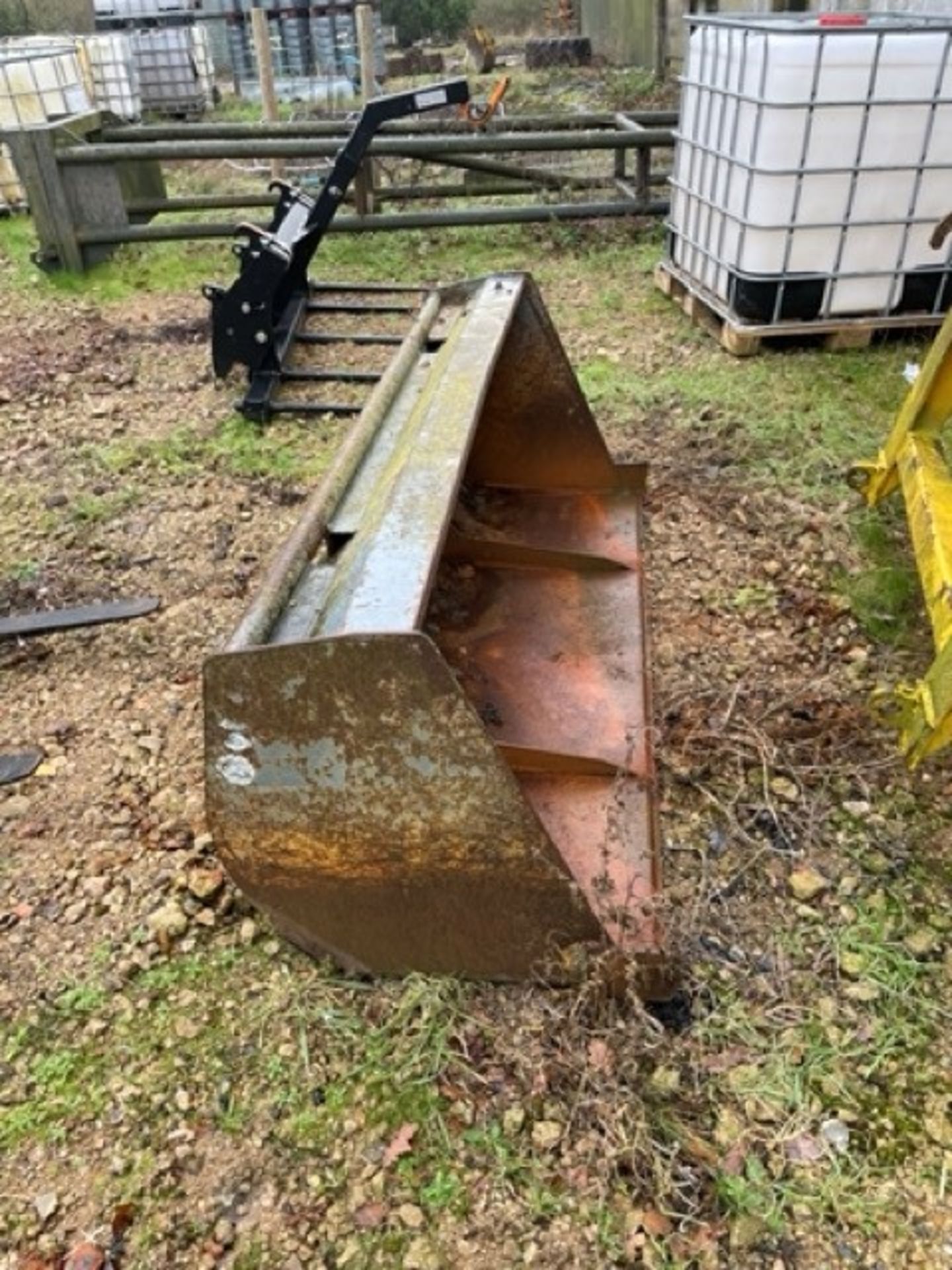 Front end loader bucket