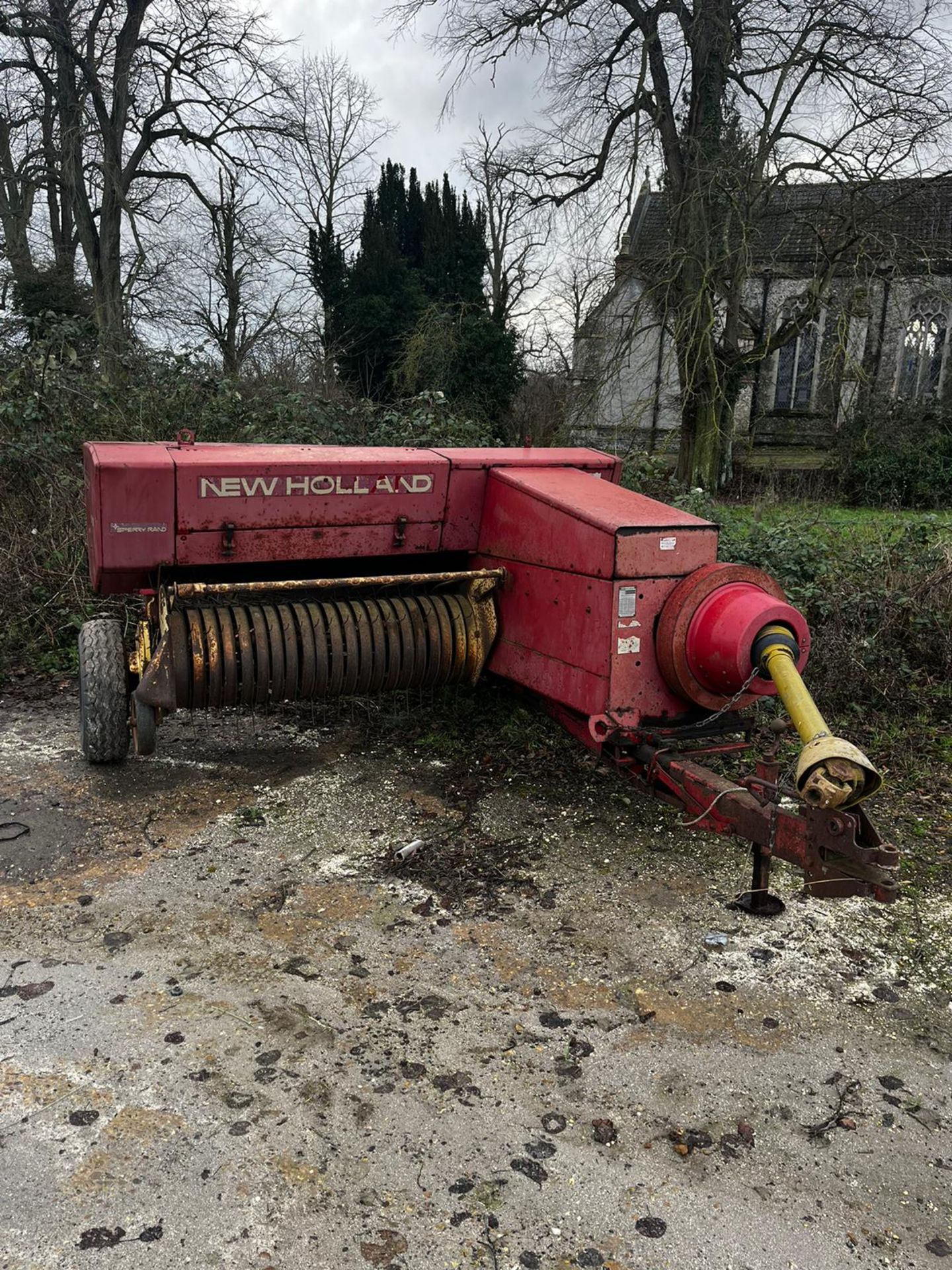 New Holland 276 small baler