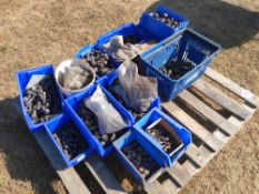 Quantity of Volvo 210 and Volvo 220 track plate bolts,