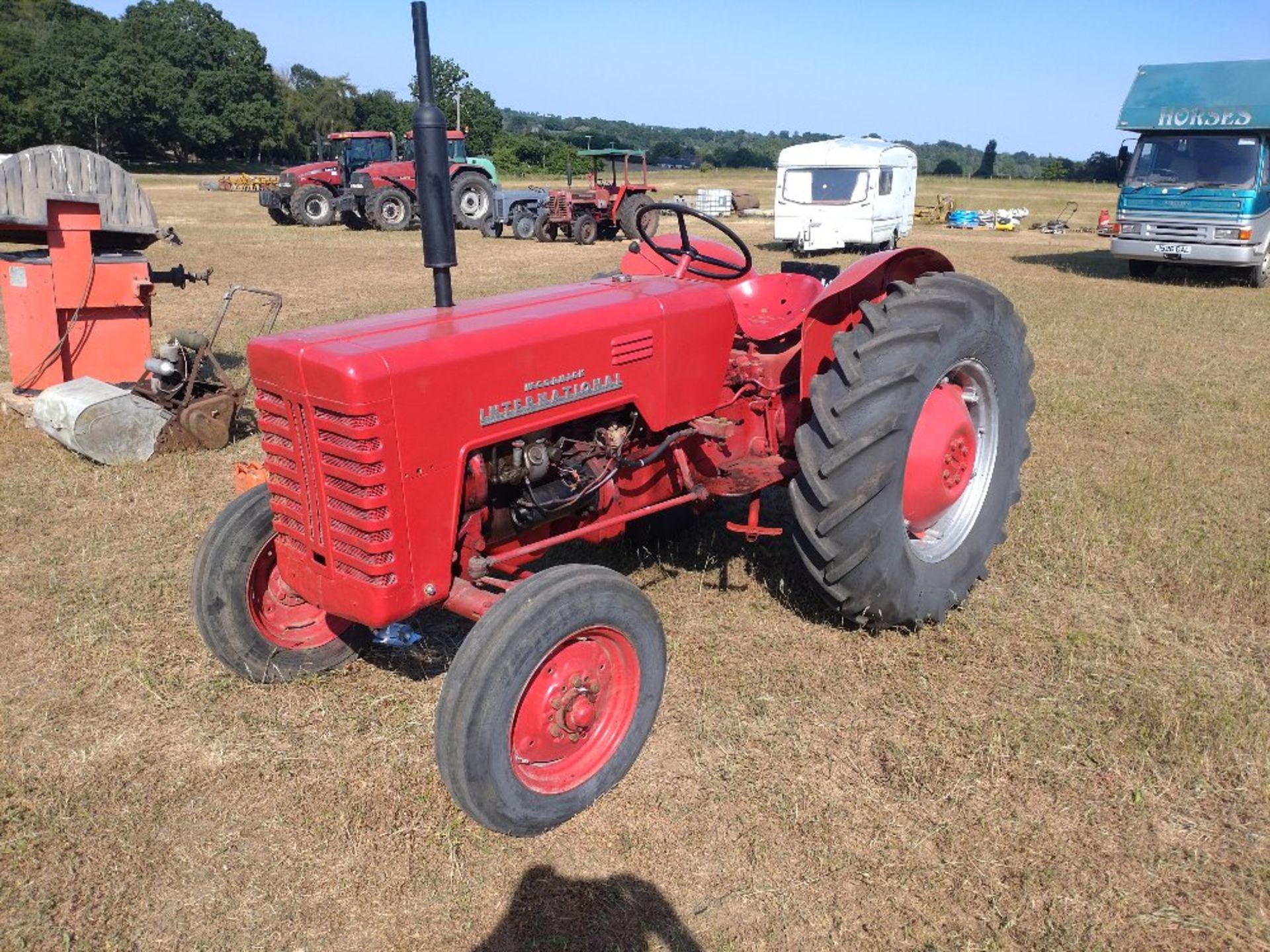 Mc-Cormick International B-250 Tractor , diesel, Reg: 905 XVE, Serial No: 19630, - Image 2 of 3