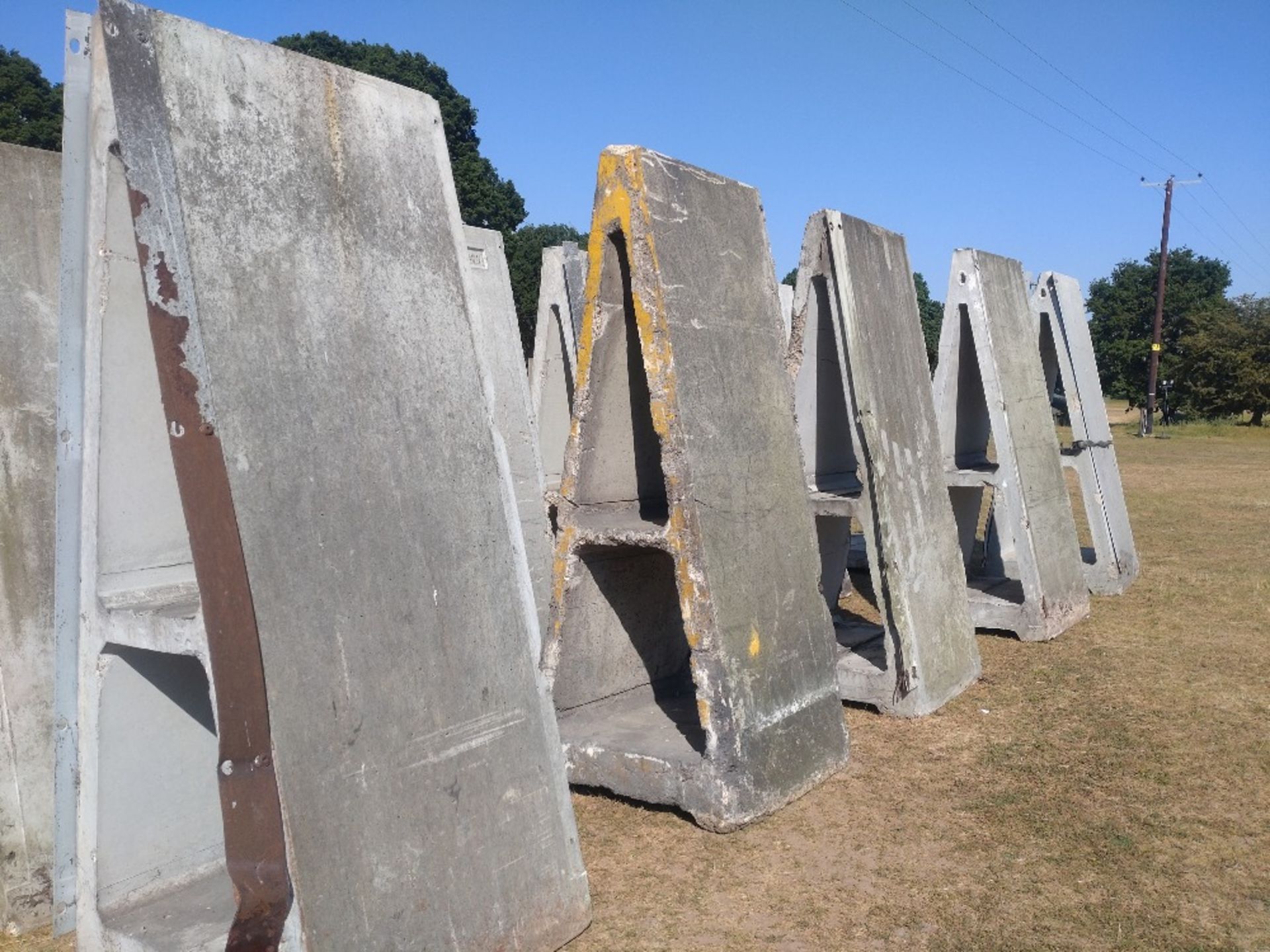 10 x 10ft Alfa blocs - Image 2 of 2