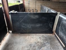 1 x Heavy duty plastic pen divider, 1.