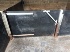 5 x Heavy duty plastic gates, 1.