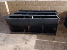 3 x 3 Space plastic feeders,