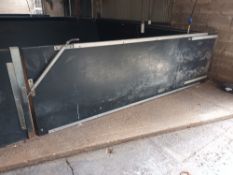 16 x Heavy duty plastic pen gates, 3.