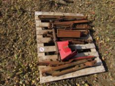 Pallet of top links,