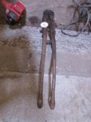 Heavy duty bolt cutters