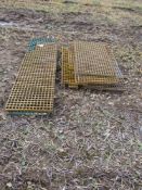 Quantity of plastic grids