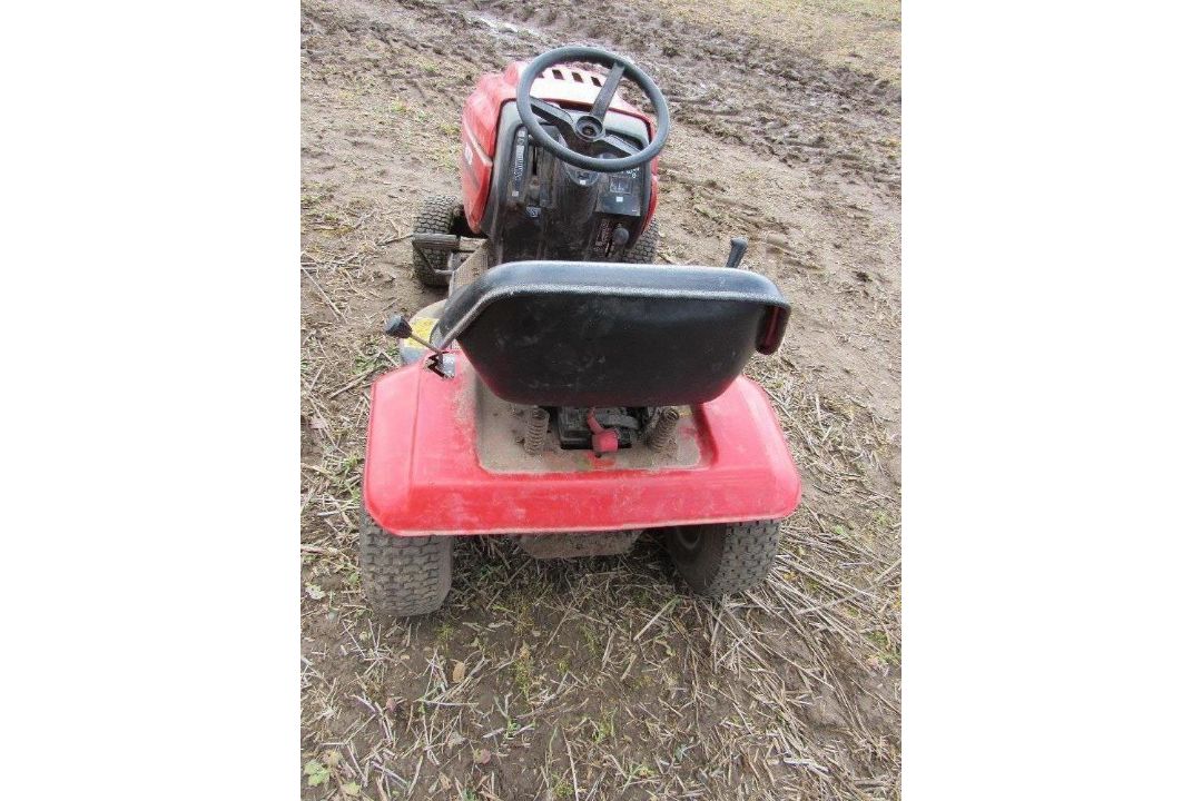 MTD B1115 ride on lawnmower for spares or repair - Image 4 of 4
