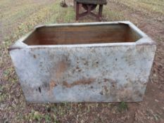 Large water tank, 5ft x 3ft 1