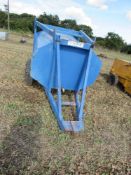 Water bowser (with rust holes),