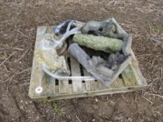 7 x Various concrete garden ornaments,