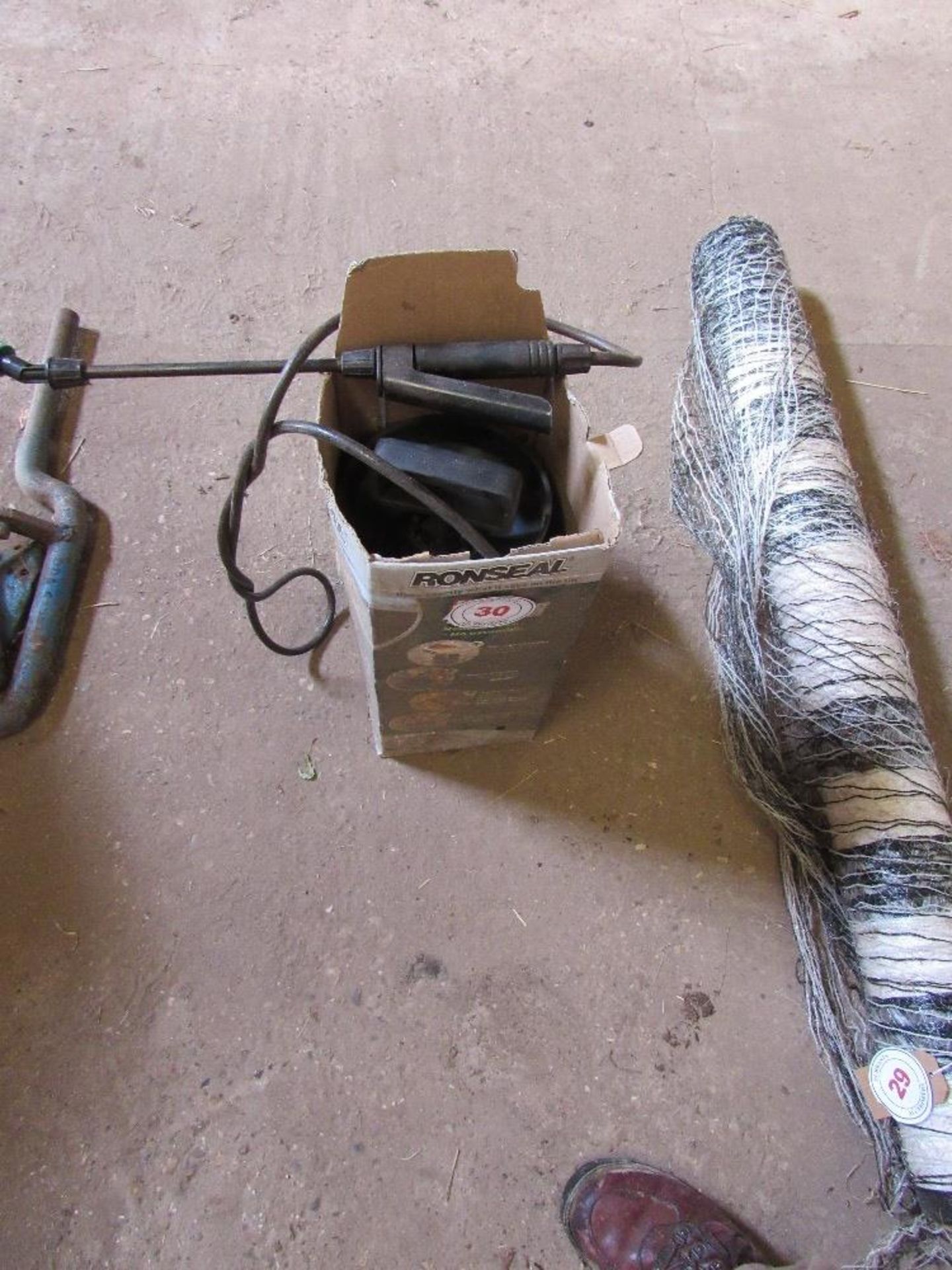 Ronseal fence sprayer with quantity of Ronseal fence spray - Image 2 of 3